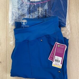 NEW Healing Hands Scrub Set Size Medium